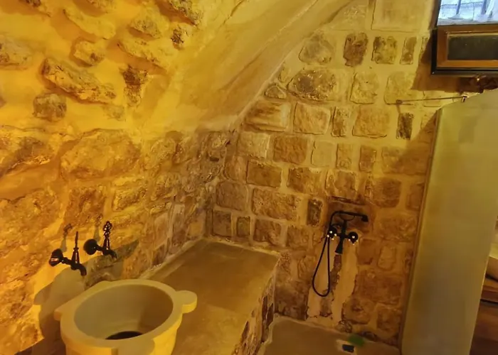 Babussor Konagi Hotel *